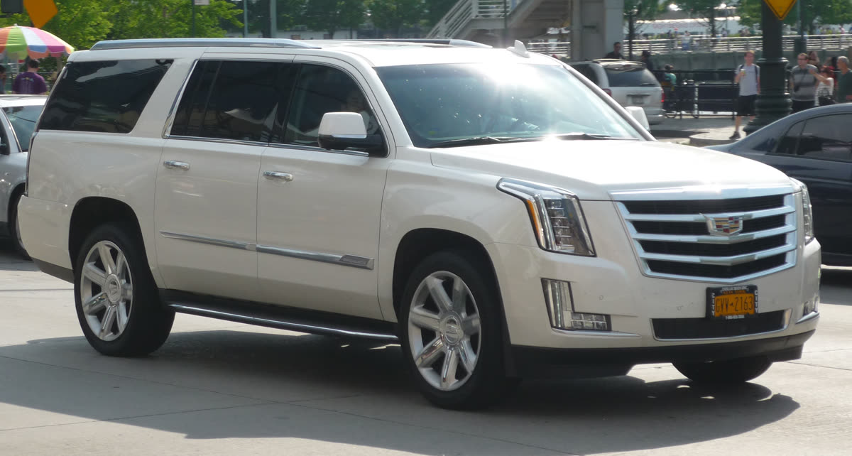 Cadillac Escalade ESV 2016 — 에스컬레이드 ESV와 일반형 차이
