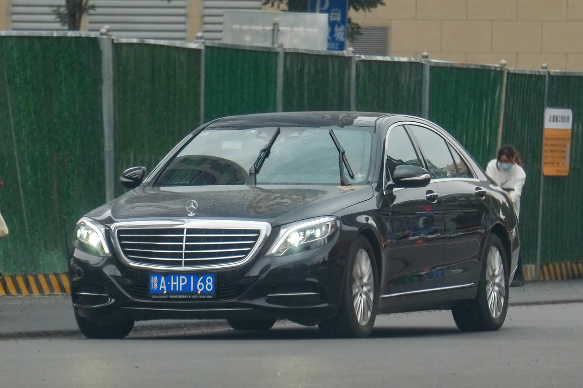 20210617 A Mercedes-Benz S-class sedan in Zhengzhou — 더 뉴 S클래스 가격, 트림별 값 총정리