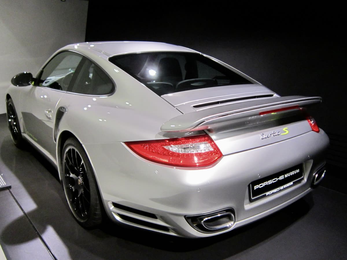 2012 Porsche 911 Turbo S Edition 918 Spyder Coupe (Ank Kumar, Infosys Limited) 03 — 포르쉐 911 터보 S 국내 가격, 쿠페와 카브리올레는 얼마 차이가 나나