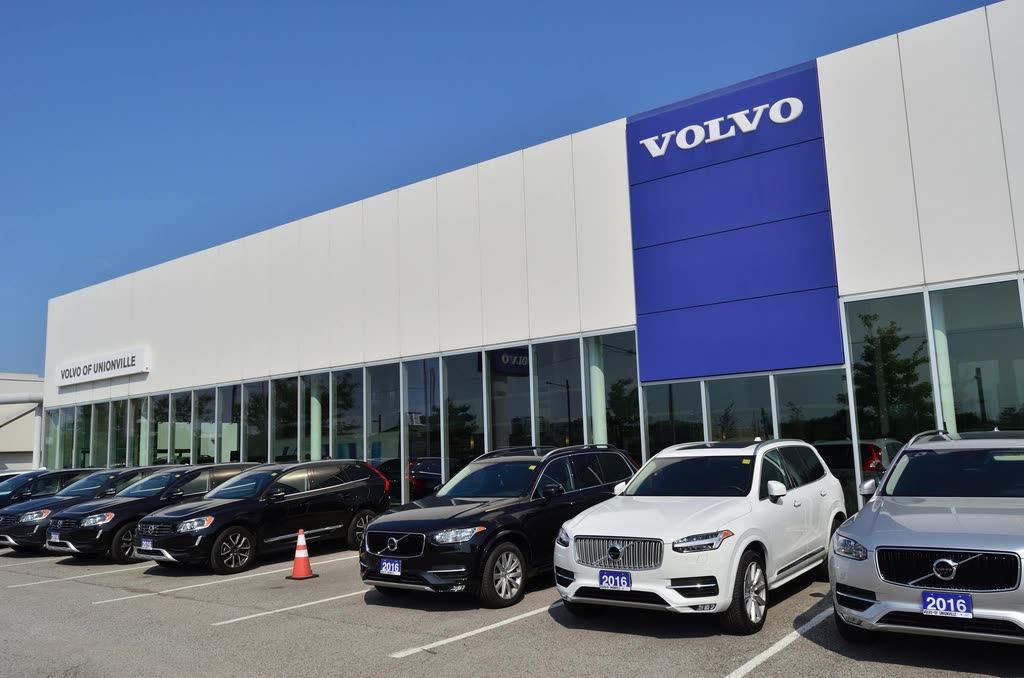 Volvo Dealership. Location Unknown. Date — ES90 트림별 가격 — 5개 트림 한눈에